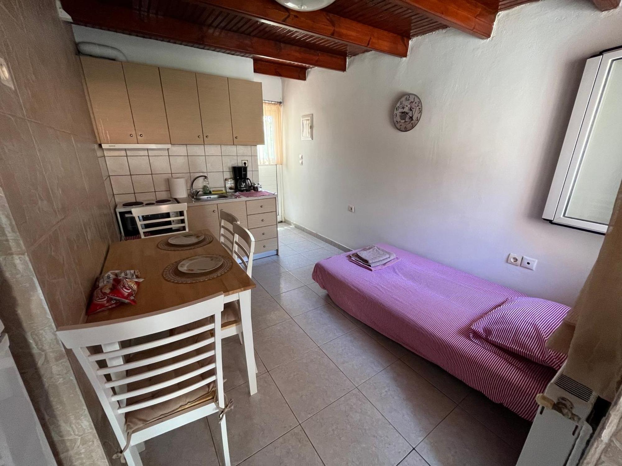 Artemis Apartment Near Athens Airport Eksteriør bilde